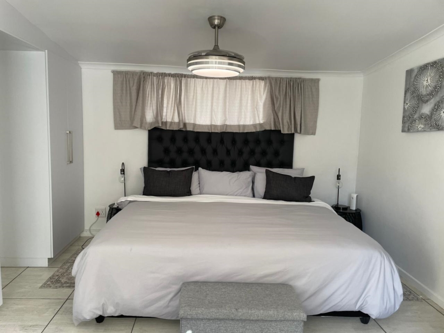5 Bedroom Property for Sale in West Bank Eastern Cape